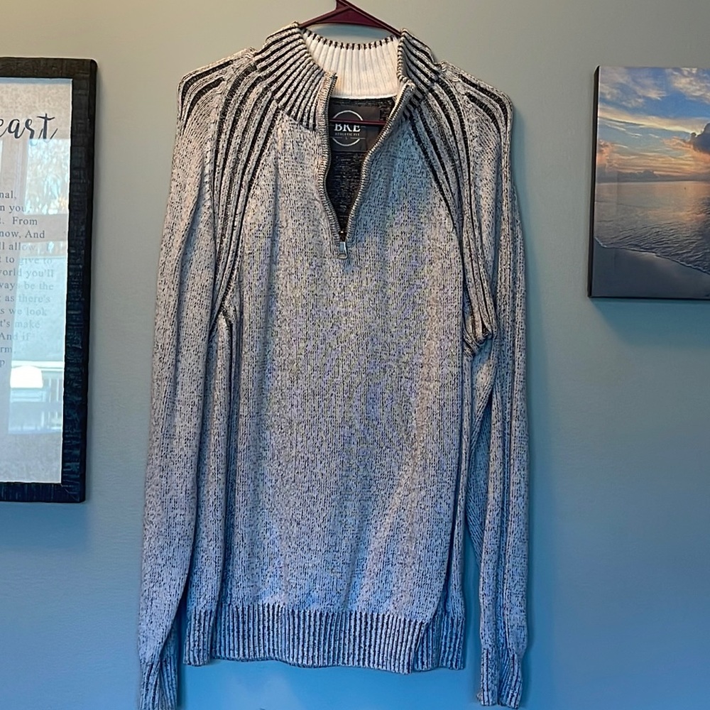 BKE athletic fit large sweater